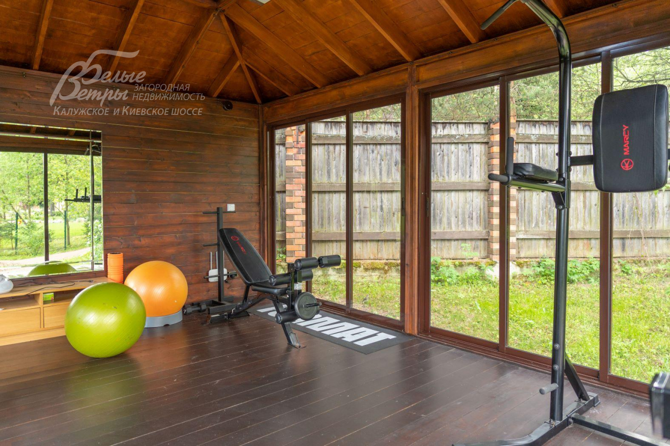 Павильон для занятий йогой в поселке Усадьба Бергов