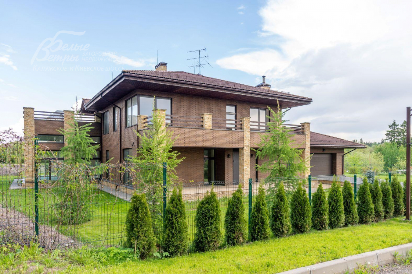 Дома в коттеджном поселке Усадьба Бергов